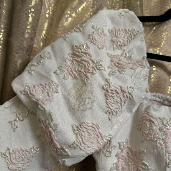 Forever 21 White Metallic Pink Puff Sleeve Regency Floral Jacquard Top M NWT - Picture 4 of 7